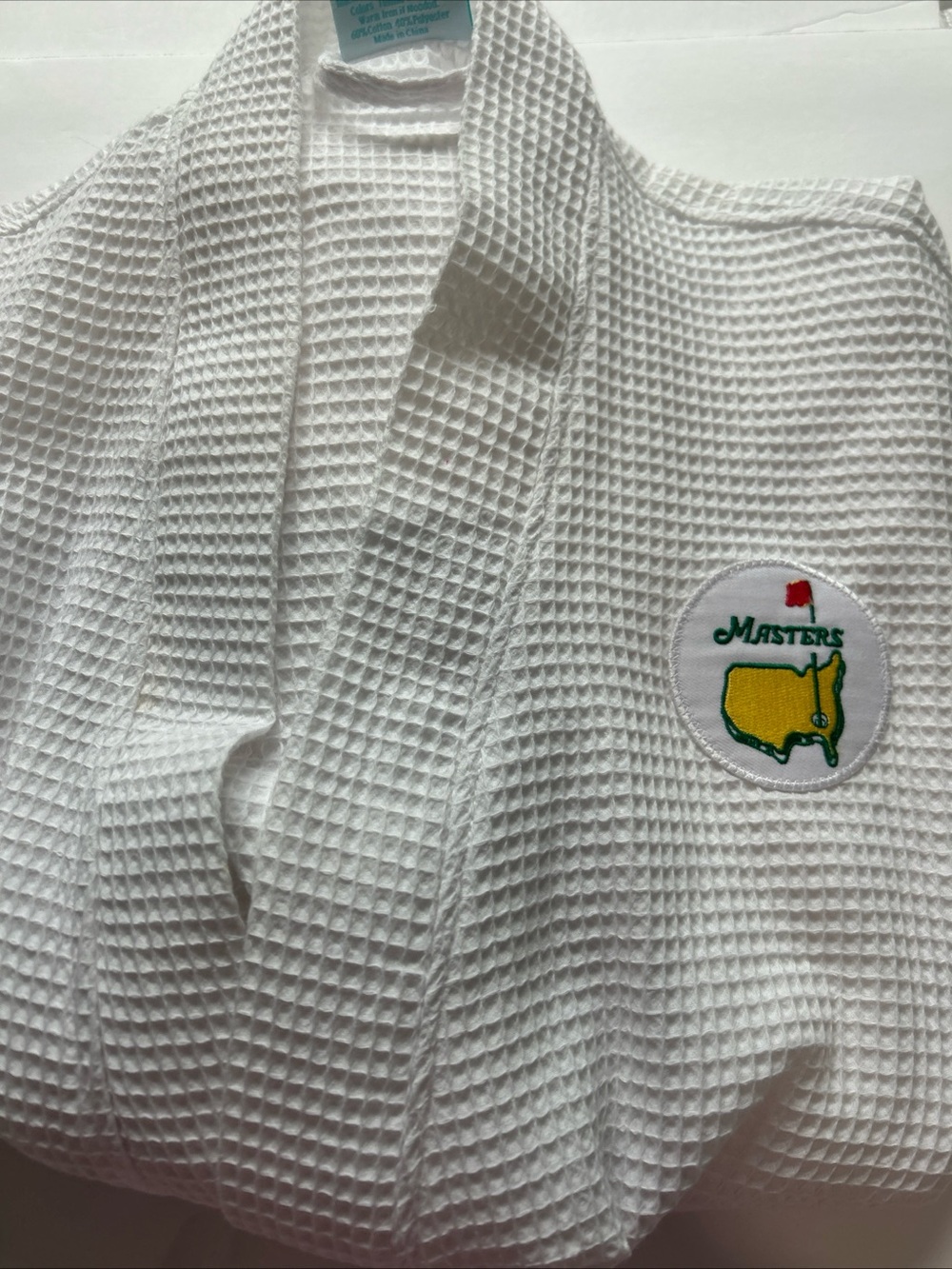 Augusta National Masters White Waffle Weave Spa Robe with Embroidered Patch - Picture 2 of 14